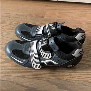 Indoor cycling shoes